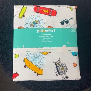 Toddler size sheet set